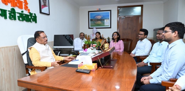 मुख्यमंत्री  विष्णुदेव साय ने अंतरराष्ट्रीय लोक कलाकार  विक्रम यादव के उपचार के दिए निर्देश