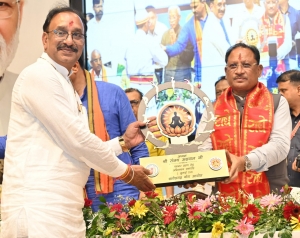 रायपुर : मुख्यमंत्री श्री विष्णु देव साय ने किया योग को जन-जन तक पहुंचाने का आह्वान