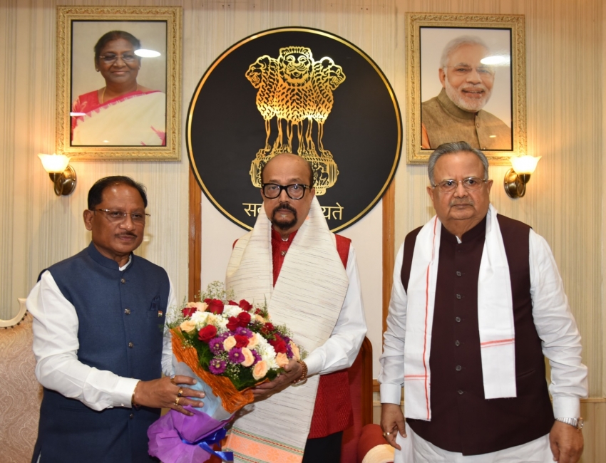 मुख्यमंत्री श्री विष्णु देव साय ने राज्यपाल श्री रमेन डेका से की सौजन्य भेंट*