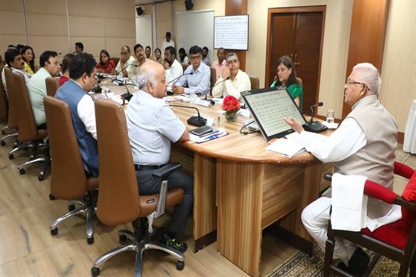 वन अधिकार अधिनियम का क्रियान्&zwj;वयन समन्&zwj;वय से करें: राज्यपाल श्री पटेल