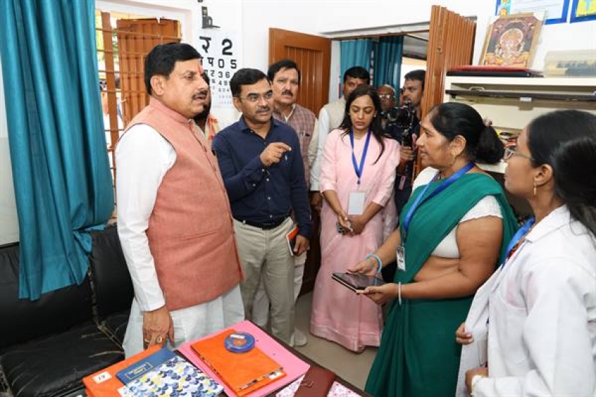 मुख्यमंत्री डॉ. यादव ने उप स्वास्थ्य केन्द्र तलून का किया निरीक्षण