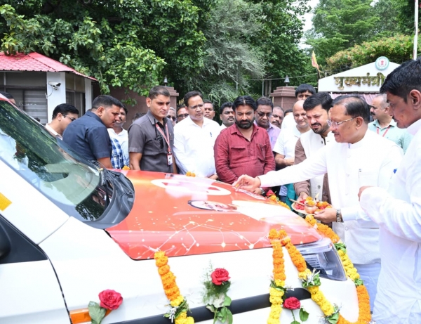 मुख्यमंत्री  विष्णु देव साय ने धरसींवा विधानसभा को दी निःशुल्क एम्बुलेंस की सौगात
