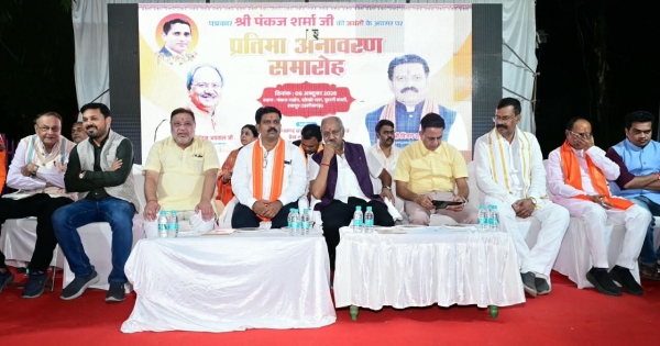 पत्रकार स्व. पंकज शर्मा की प्रतिमा का उप मुख्यमंत्री  विजय शर्मा ने किया अनावरण, पत्रकारिता में योगदान को किया गया याद