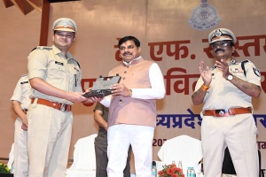 प्रदेश पुलिस ने अटूट साहस और कर्तव्यनिष्ठा के बल पर बनाई विशेष पहचान : मुख्यमंत्री डॉ. यादव