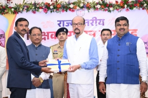 AI के युग में शिक्षक बनें विद्यार्थियों के मार्गदर्शक, तकनीक के विवेकपूर्ण उपयोग की दें सीख : राज्यपाल  डेका