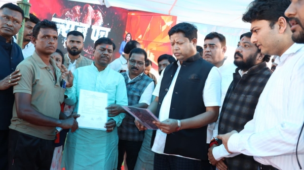 जैगूर में गूंजा &lsquo;मन की बात&rsquo; का संदेश, प्रधानमंत्री को सुनने उमड़ा जनसैलाब