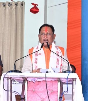 Chief Minister Shri Vishnu Deo Sai condemns Kulgam terror attack, announces ₹ 20 lakh ex gratia each for families of Chhattisgarh labourers killed in attack