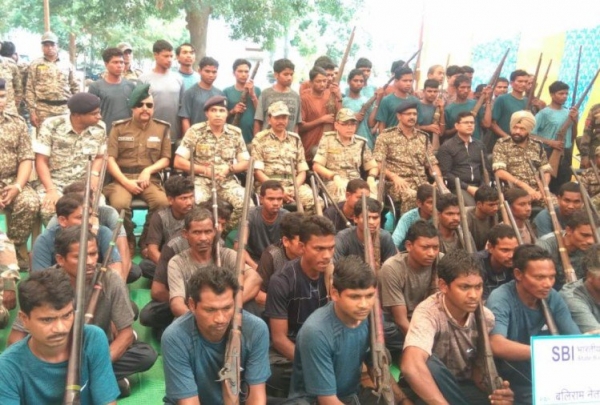 छत्तीसगढ़ : नक्सलियों ने बारूदी सुरंग में किया विस्फोट, पांच जवान सहित 6 घायल