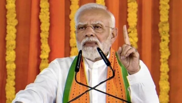 इंफाल हवाई अड्डे से कंगला किले तक सड़क और पेड़ों का सौंदर्यीकरण चल रहा