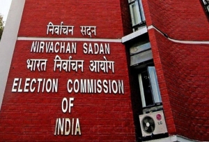 सुप्रीम कोर्ट ने पेड न्यूज के खिलाफ लड़ने के लिए चुनाव आयोग को दी 'खुली छूट'