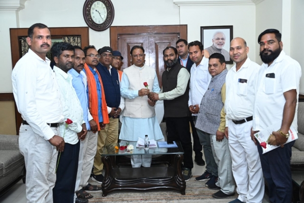 मुख्यमंत्री&nbsp; साय से गुरु गद्दी एवं सतनाम विकास समिति-पताढ़ी धाम के प्रतिनिधिमंडल ने की सौजन्य मुलाकात