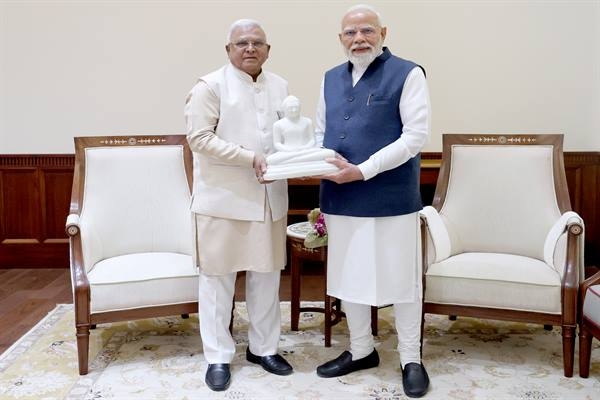 प्रधानमंत्री&nbsp;श्री&nbsp;मोदी&nbsp;से मिले राज्यपाल श्री पटेल