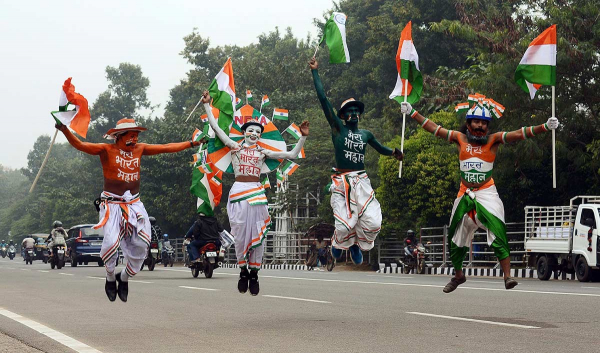 आत्मानुशासन नहीं होने से लोकतांत्रिक व्यवस्था अपना अर्थ खोने लगती है