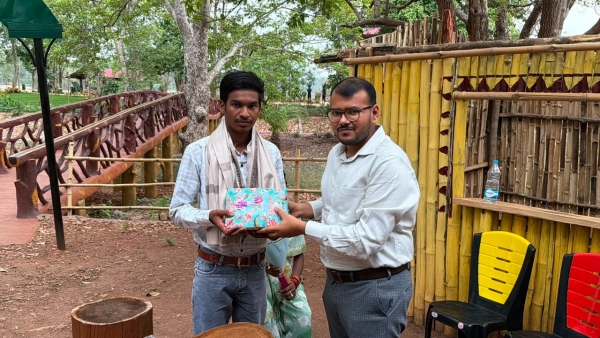 सुकमा के आदिवासी किसान के बेटे बारसे रोशन ने JEE एडवांस में गाड़े झंडे
