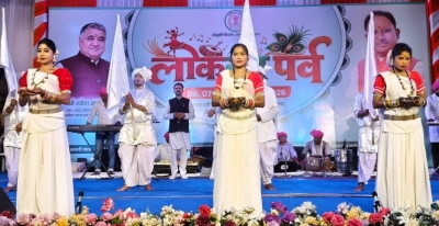 सरहुल-करमा की थाप पर झूम उठा लोकरंग पर्व, लोकसंस्कृति के रंगों से सजा समापन