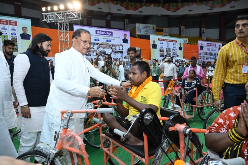 प्रधानमंत्री श्री नरेंद्र मोदी ने 'दिव्यांग' शब्द देकर सम्मान और आत्मगौरव का नया भाव दिया : मुख्यमंत्री